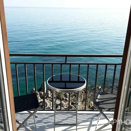 Apartment Balcone Sugli Scogli