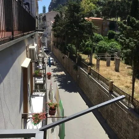 Balcone Sugli Scogli